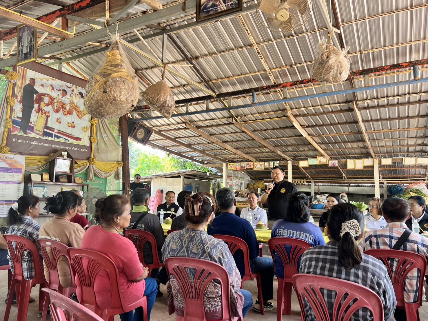 title - เลขาธิการ ส.ป.ก. ลงพื้นที่ตรวจเยี่ยมกลุ่มวิสาหกิจชุมชนโคขุนหนองแหน และศูนย์ต้นแบบเกษตรทฤษฎีใหม่ในเขตปฏิรูปที่ดิน จังหวัดยโสธร